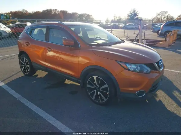 JN1BJ1CR3HW101969 2017 NISSAN ROGUE - Image 1