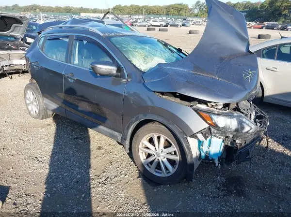 JN1BJ1CR3HW102829 2017 NISSAN ROGUE - Image 1