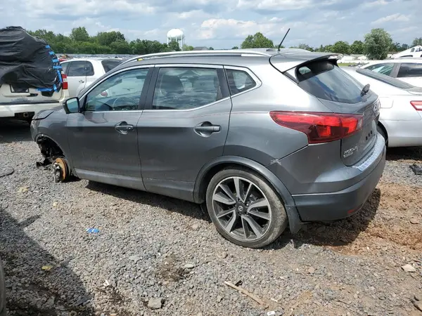 JN1BJ1CR3HW107741 2017 NISSAN ROGUE - Image 2