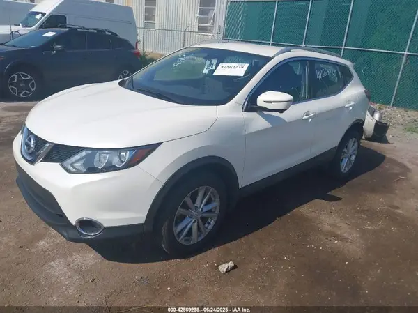JN1BJ1CR3HW111448 2017 NISSAN ROGUE - Image 2