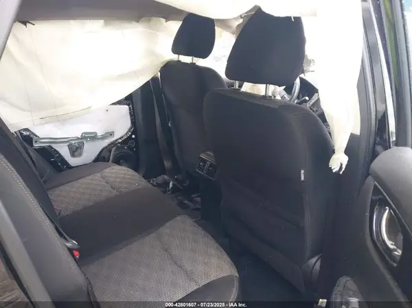 JN1BJ1CR3HW112714 2017 NISSAN ROGUE - Image 8