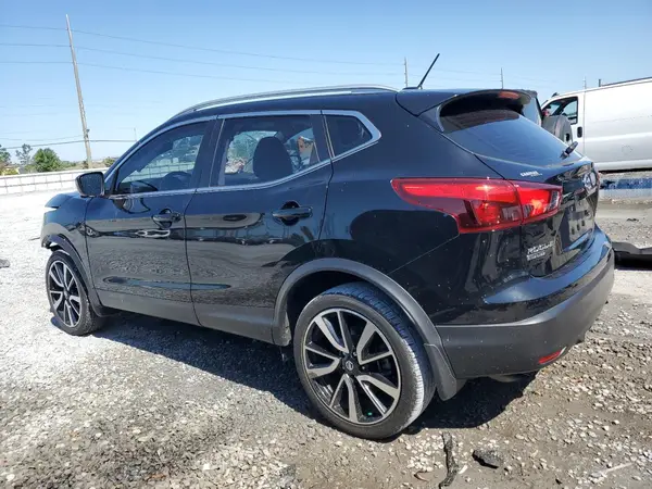 JN1BJ1CR3HW114091 2017 NISSAN ROGUE - Image 2