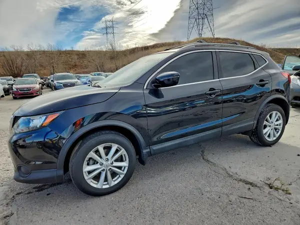 JN1BJ1CR3HW115404 2017 NISSAN ROGUE - Image 1