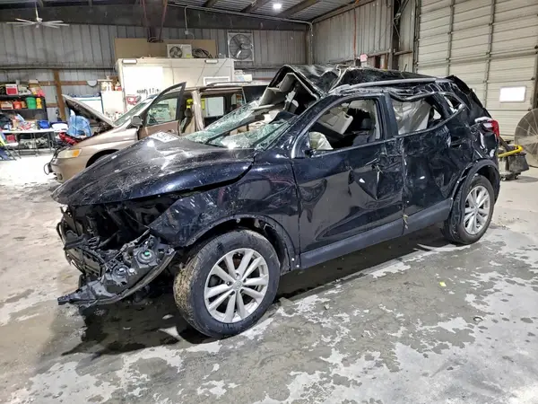 JN1BJ1CR3HW118660 2017 NISSAN ROGUE - Image 1