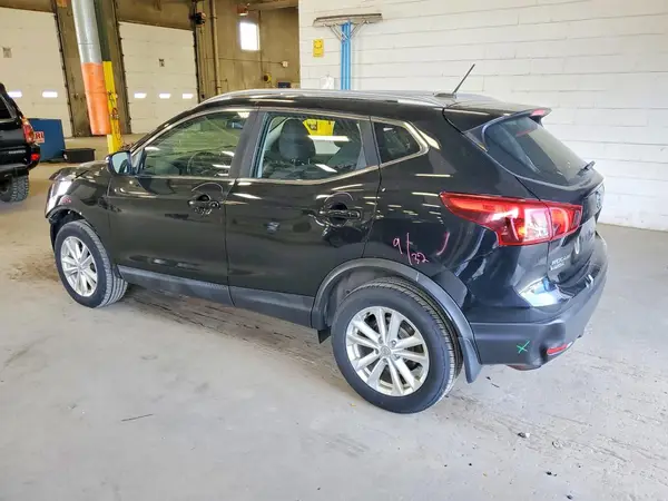 JN1BJ1CR3HW123700 2017 NISSAN ROGUE - Image 2