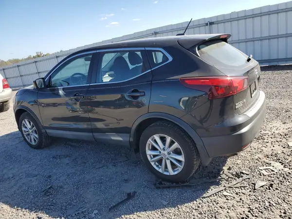 JN1BJ1CR3HW124670 2017 NISSAN ROGUE - Image 2