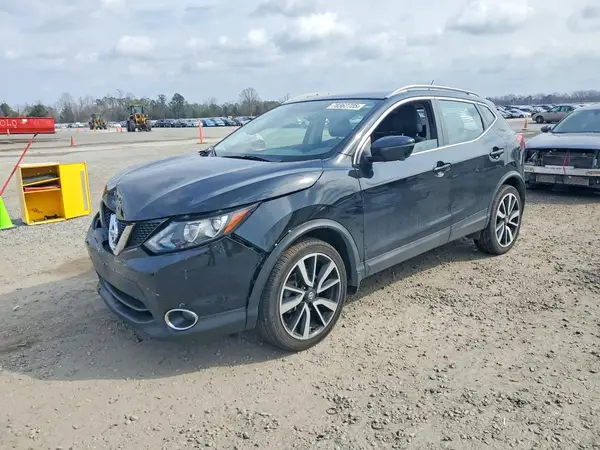 JN1BJ1CR3HW130677 2017 NISSAN ROGUE - Image 1
