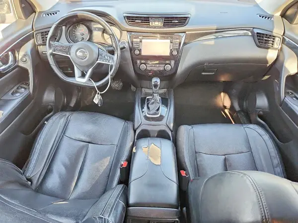 JN1BJ1CR3HW132106 2017 NISSAN ROGUE - Image 8