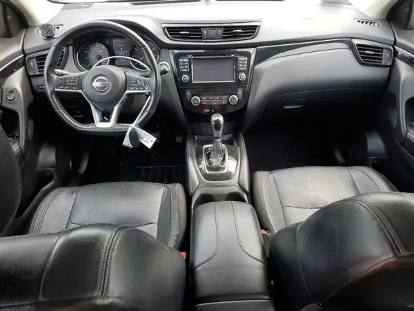 JN1BJ1CR3HW133885 2017 NISSAN ROGUE - Image 8