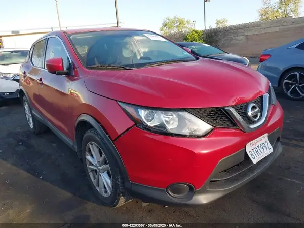 JN1BJ1CR3HW134258 2017 NISSAN ROGUE - Image 1