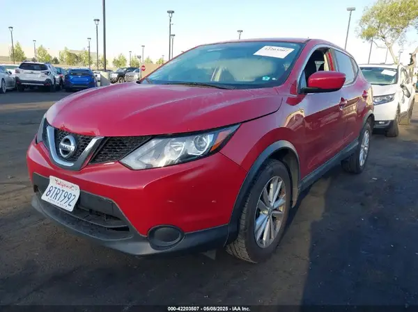 JN1BJ1CR3HW134258 2017 NISSAN ROGUE - Image 2