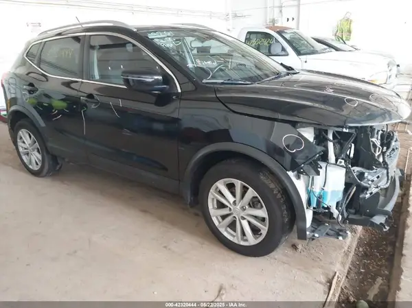 JN1BJ1CR3HW134616 2017 NISSAN ROGUE - Image 1