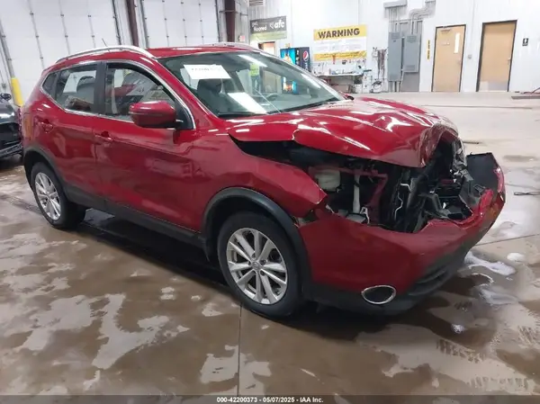 JN1BJ1CR3HW135572 2017 NISSAN ROGUE - Image 1
