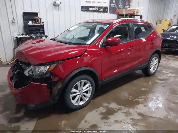 JN1BJ1CR3HW135572 2017 NISSAN ROGUE - Image 2