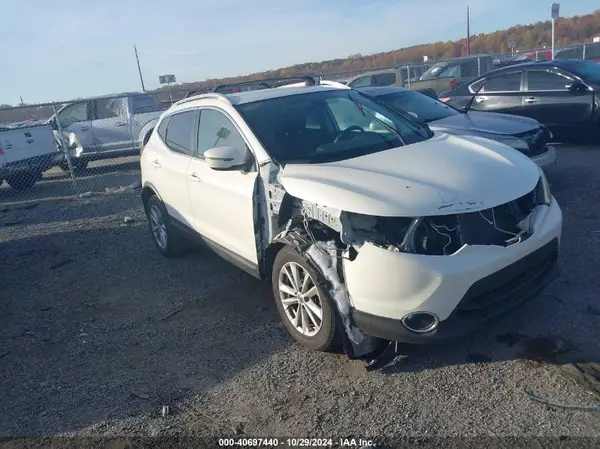 JN1BJ1CR3HW142926 2017 NISSAN ROGUE - Image 1