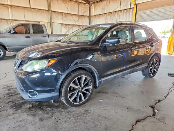 JN1BJ1CR3HW143137 2017 NISSAN ROGUE - Image 1