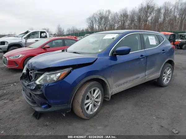 JN1BJ1CR3JW202239 2018 NISSAN ROGUE - Image 2