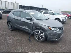 JN1BJ1CR3JW210745 2018 NISSAN ROGUE