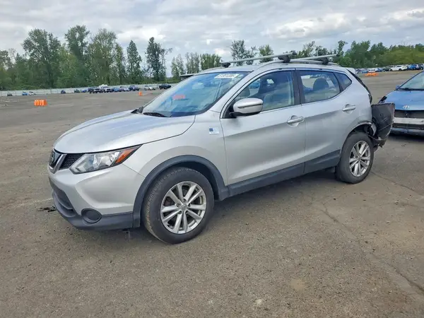 JN1BJ1CR3JW250517 2018 NISSAN ROGUE - Image 1