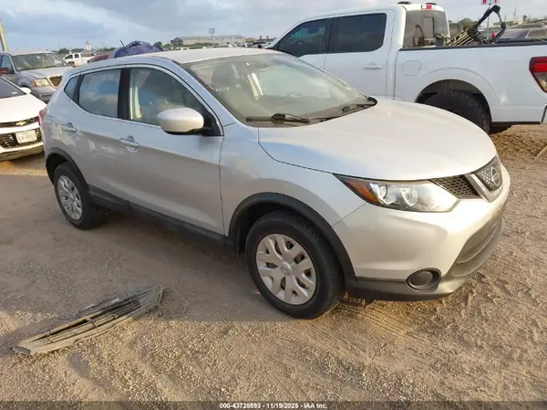 JN1BJ1CR3JW255233 2018 NISSAN ROGUE - Image 1