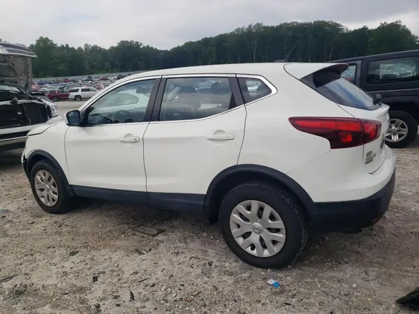 JN1BJ1CR3JW256057 2018 NISSAN ROGUE - Image 2