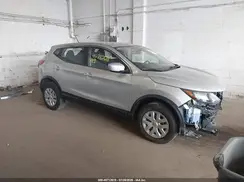 JN1BJ1CR3JW256625 2018 NISSAN ROGUE
