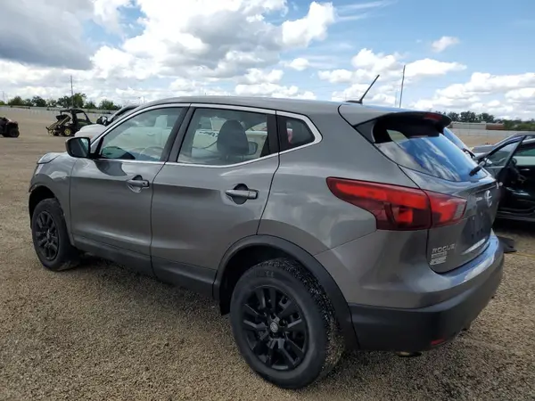 JN1BJ1CR3JW259525 2018 NISSAN ROGUE - Image 2