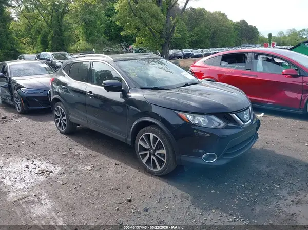 JN1BJ1CR3JW262179 2018 NISSAN ROGUE - Image 1