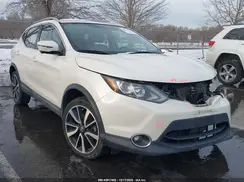JN1BJ1CR3JW262781 2018 NISSAN ROGUE