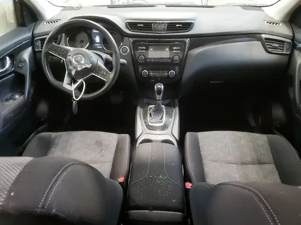 JN1BJ1CR3JW281380 2018 NISSAN ROGUE - Image 8