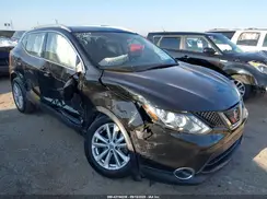 JN1BJ1CR3JW284327 2018 NISSAN ROGUE