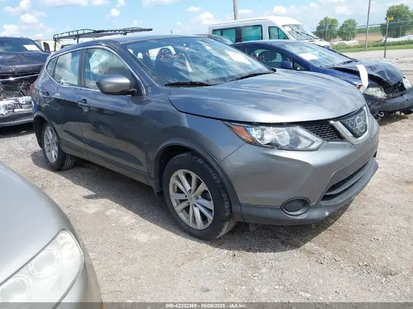 JN1BJ1CR3JW285381 2018 NISSAN ROGUE - Image 1
