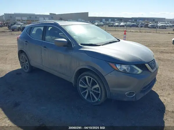 JN1BJ1CR3JW287969 2018 NISSAN ROGUE - Image 1