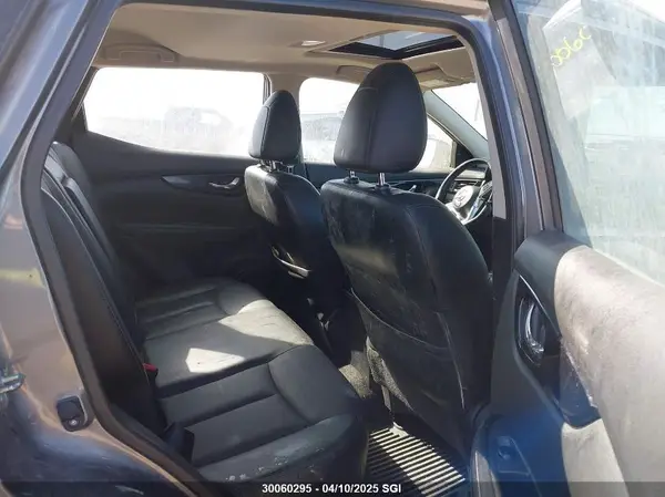 JN1BJ1CR3JW287969 2018 NISSAN ROGUE - Image 8