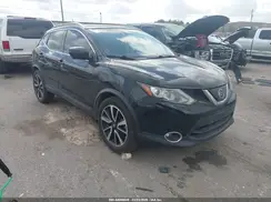 JN1BJ1CR3JW294422 2018 NISSAN ROGUE