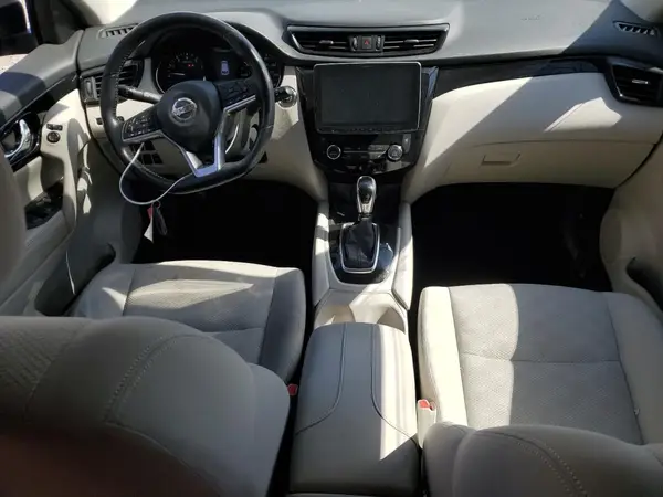 JN1BJ1CR3JW600423 2018 NISSAN ROGUE - Image 8