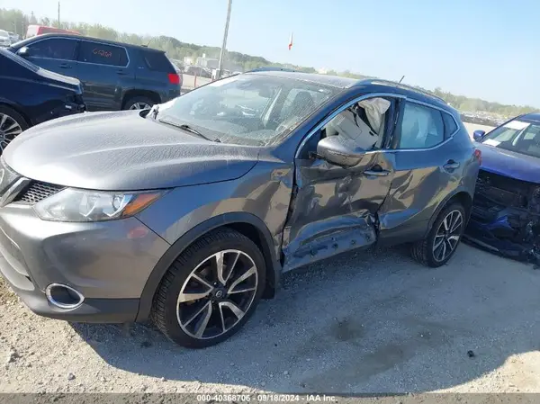 JN1BJ1CR3KW329350 2019 NISSAN ROGUE - Image 2