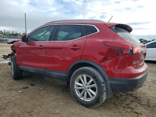JN1BJ1CR4HW100992 2017 NISSAN ROGUE - Image 2