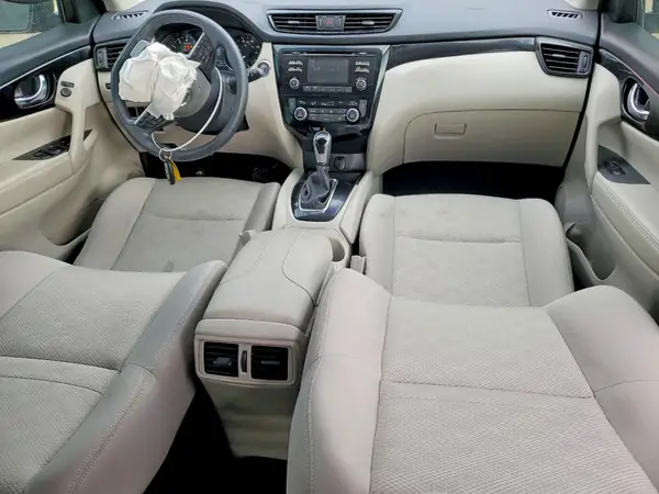 JN1BJ1CR4HW100992 2017 NISSAN ROGUE - Image 8