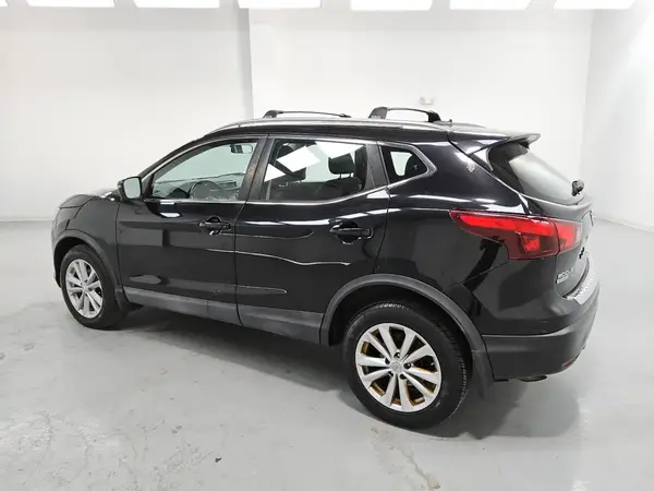 JN1BJ1CR4HW101608 2017 NISSAN ROGUE - Image 2