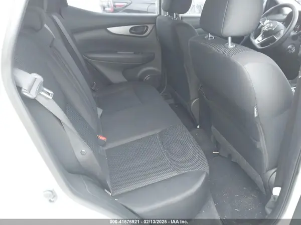 JN1BJ1CR4HW102872 2017 NISSAN ROGUE - Image 8