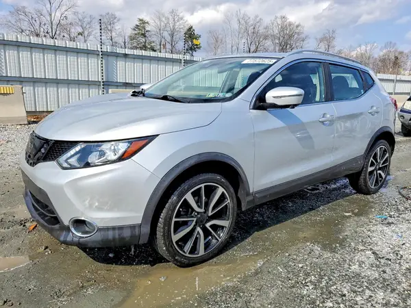 JN1BJ1CR4HW103231 2017 NISSAN ROGUE - Image 1
