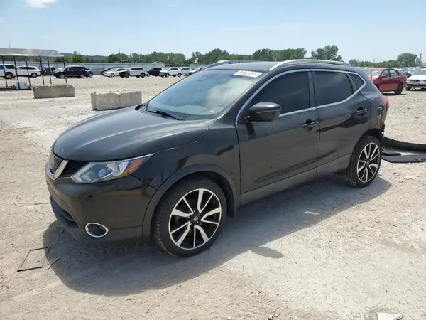JN1BJ1CR4HW104332 2017 NISSAN ROGUE - Image 1