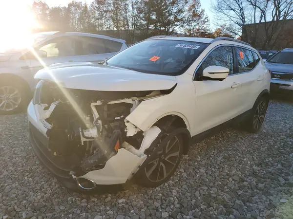 JN1BJ1CR4HW105089 2017 NISSAN ROGUE - Image 1