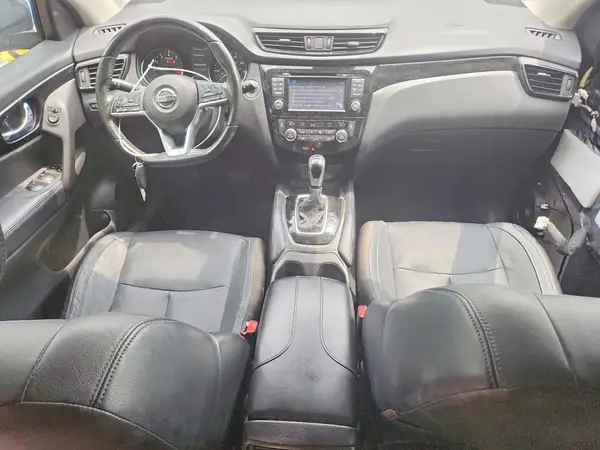 JN1BJ1CR4HW105142 2017 NISSAN ROGUE - Image 8