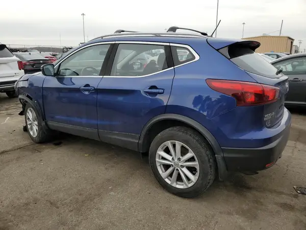 JN1BJ1CR4HW109241 2017 NISSAN ROGUE - Image 2