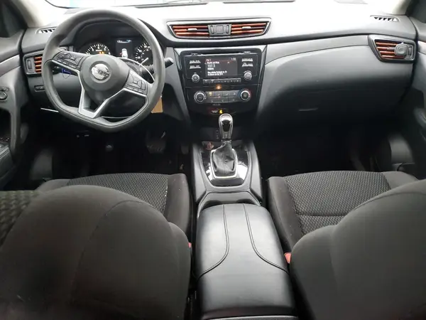 JN1BJ1CR4HW110308 2017 NISSAN ROGUE - Image 8