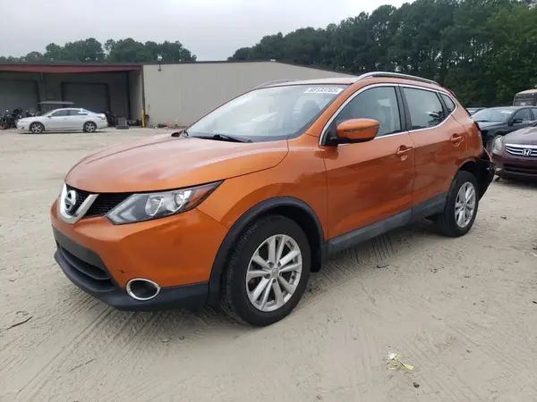 JN1BJ1CR4HW111684 2017 NISSAN ROGUE - Image 1