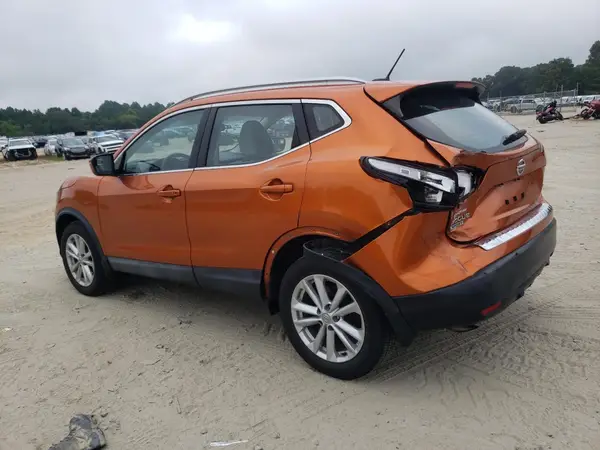 JN1BJ1CR4HW111684 2017 NISSAN ROGUE - Image 2