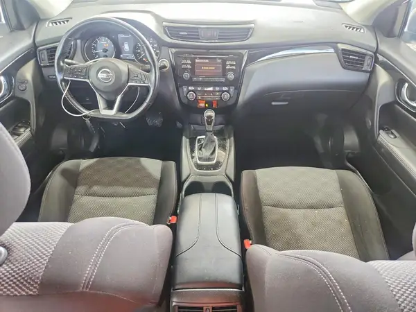 JN1BJ1CR4HW111958 2017 NISSAN ROGUE - Image 8